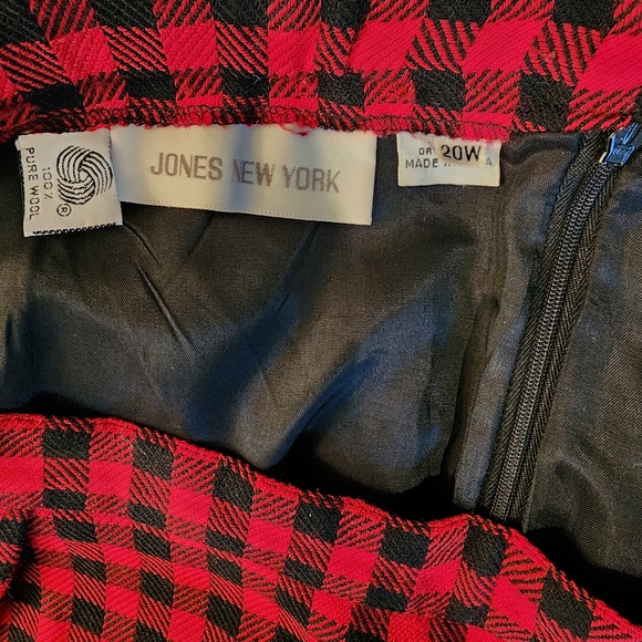 Jones New York Red and Black Plaid Pencil Skirt - Picture 3 of 3